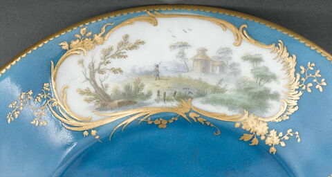 Gobelet à lait à deux anses et sa soucoupe, image 11/15