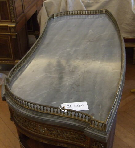 Console, image 3/3