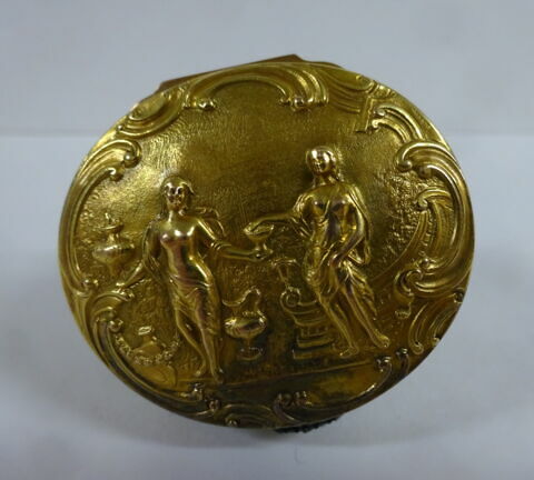 Bonbonnière en porcelaine en forme de lapine, image 3/5