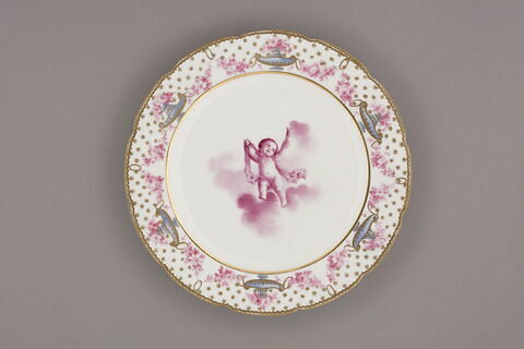 Assiette d'une série de quarante et une (R 510 à 549 bis)