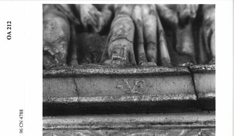 Bas-relief dans un cadre doré : la Sainte Famille, image 3/3