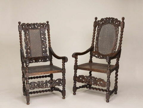Fauteuil à dossier et assise en cannage, image 2/6