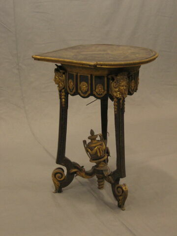 Table en encoignure, d'une paire, image 10/11