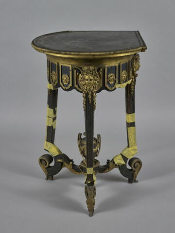 Table en encoignure, d'une paire, image 5/11