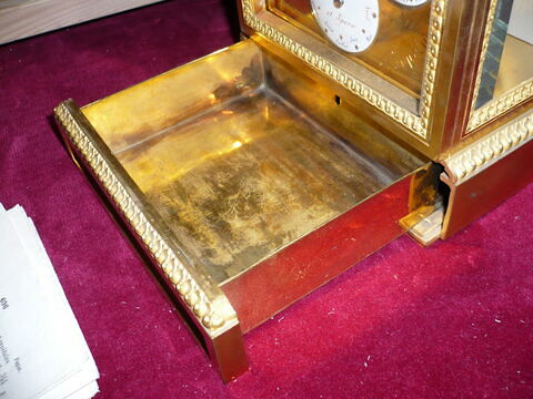 Pendule de voyage de Paul Brocot dans son écrin, image 3/7