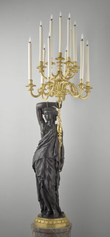 Grand candélabre à douze lumières d'un ensemble de quatre (OA 5242 à OA 5245), image 2/2