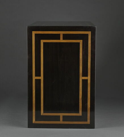 Cabinet à décor de damasquinure : Apollon entouré de divinités, image 3/6