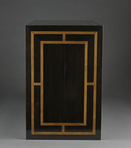 Cabinet à décor de damasquinure : Apollon entouré de divinités, image 4/6