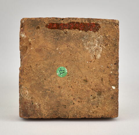 Carreau de pavement bicolore, d'un groupe de trente-trois (OA 10218 1 à 31 bis), image 2/2