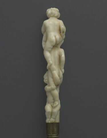 Cuiller, couteau et fourchette : trois putti se chevauchant, image 3/6