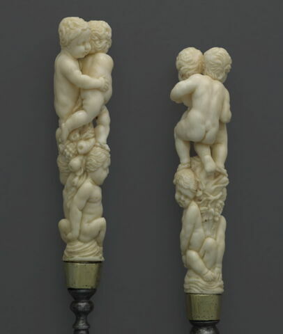 Cuiller, couteau et fourchette : trois putti se chevauchant, image 6/6
