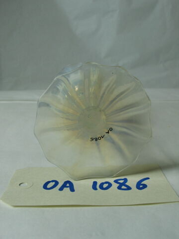 Verre à jambe opalin, image 3/4