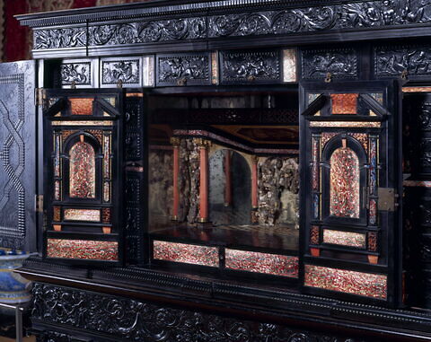 Cabinet sur piètement, image 10/15