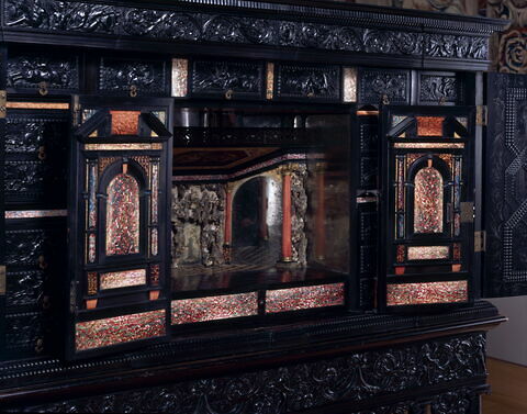 Cabinet sur piètement, image 11/15