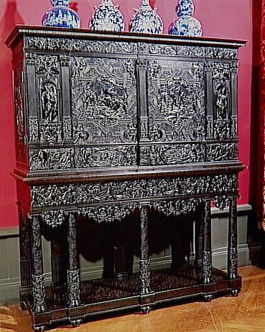 Cabinet sur piètement, image 12/15
