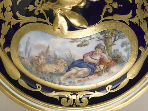 Couvercle de l'écuelle ronde, image 2/11