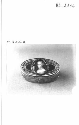 Tabatière ovale, image 2/2