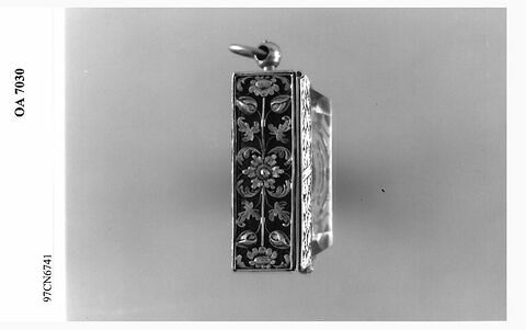 Montre carrée, image 4/10