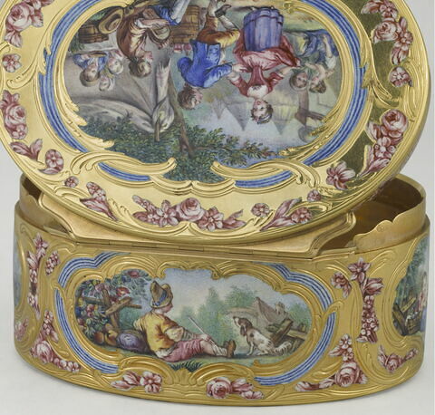 Tabatière ovale à décor de scènes rustiques, image 2/5
