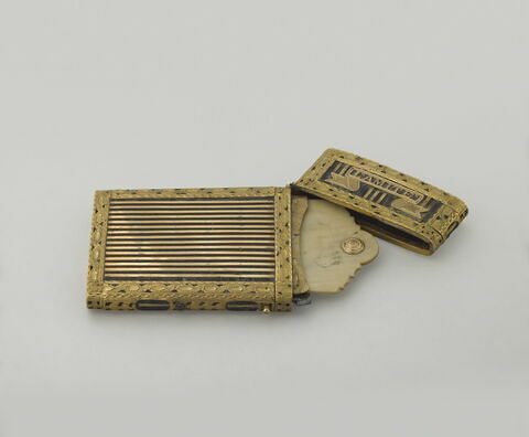 Etui à tablettes