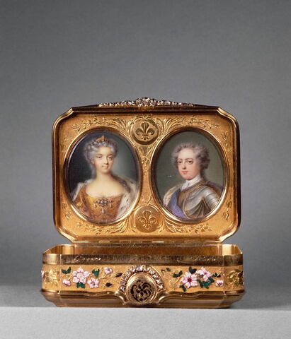 Tabatière aux portraits de Louis XV et Marie Leczinska, image 2/5
