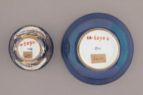 Tasse à thé et soucoupe, d'un service (OA 8074-8090), image 2/5