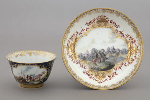 Tasse à thé et soucoupe, d'un service (OA 8074-8090), image 3/5