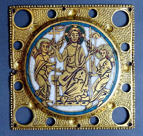 Plaque ronde provenant d'un phylactère (?) : Christ juge entre deux anges porteurs des instruments de la Passion, image 7/13
