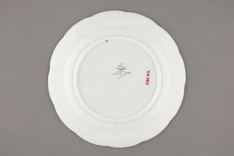 Assiette, d'un service de table (TH 731 à TH 808), image 2/2