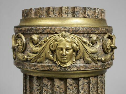Fût de colonne cannelée, d'une paire, image 2/3