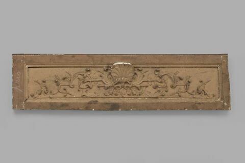 Dessus de porte de l'Hôtel Le Bas de Montargis (3) (d'un ensemble de quatre)