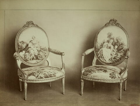 Fauteuil couvert en tapisserie de Beauvais, d'un ensemble de dix (OA 6657 à OA 6666), image 4/5