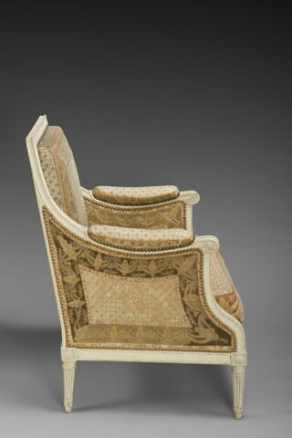 Bergère, d'un ensemble de six chaises et deux bergères d'un salon du château de Madame Elisabeth à Montreuil (OA 9972 à OA 9979), image 4/4