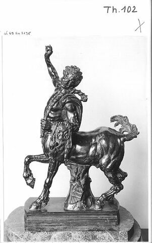 Statuette : centaure, d'une paire