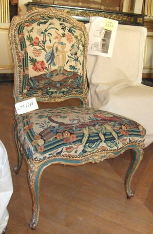Chaise "à la reine", d'une suite de six (avec le OA 6562, OA 6563, OA 6564, OA 6565 et OA 6566)