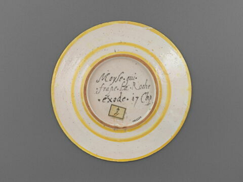 Assiette : Moïse frappant le rocher, image 2/3