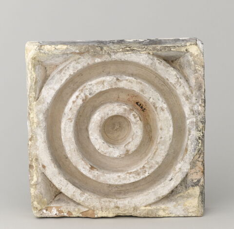 Carreau carré, d'un ensemble de six carreaux aux emblèmes des Gonzague (OA 6342 A-F) : allégorie de la Fidélité, image 3/4