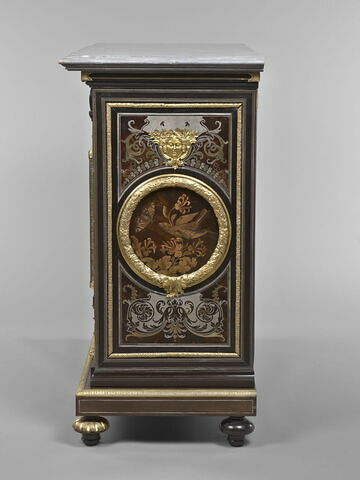 Cabinet, image 2/3