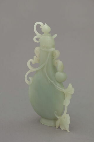 Petit vase à couvercle et à panse aplatie, image 2/3