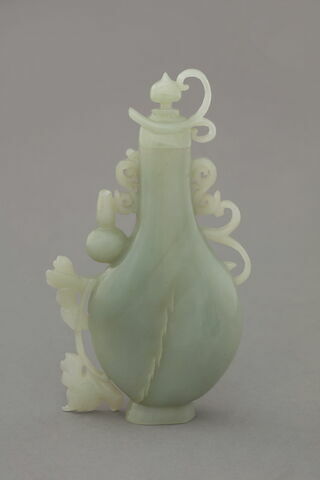 Petit vase à couvercle et à panse aplatie, image 3/3