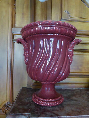 Vase imitant le porphyre, appartient à une paire (OAP 3698 1), image 1/2