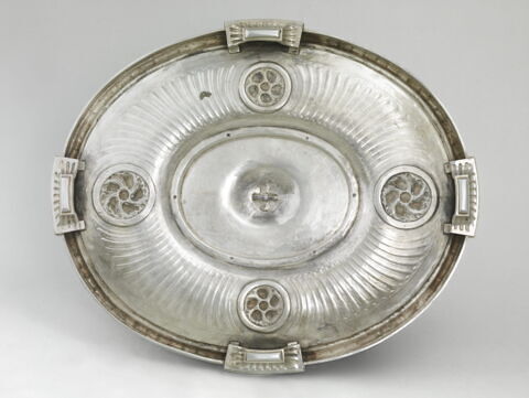 Terrine, sa doublure et son plateau du service du Roi d'Angleterre et de Hanovre George III, d'une paire (OA 12382), image 6/20