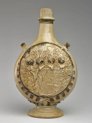 Gourde à quatre passants : Armoiries de la famille Sayn-Bentheim-Wittgenstein, image 2/6