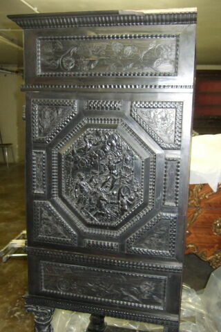 Cabinet sur piètement, image 5/23
