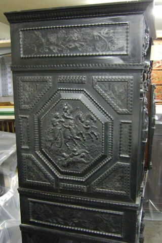 Cabinet sur piètement, image 6/23