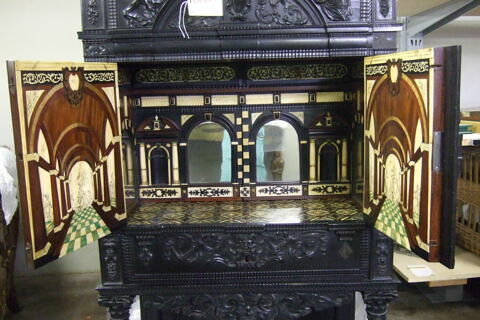 Cabinet sur piètement, image 18/23