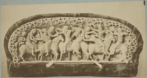 Pommeau de selle : combat d'amazones (?), image 3/4