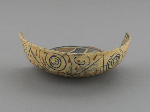 Fragment du fond et de l'aile d'une coupe : buste de jeune homme, image 3/3