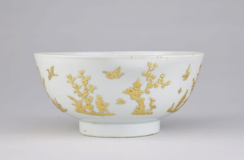 Coupe à décor appliqué, image 3/6
