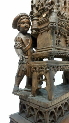 Groupe sculpté : orgue et deux enfants, image 3/4